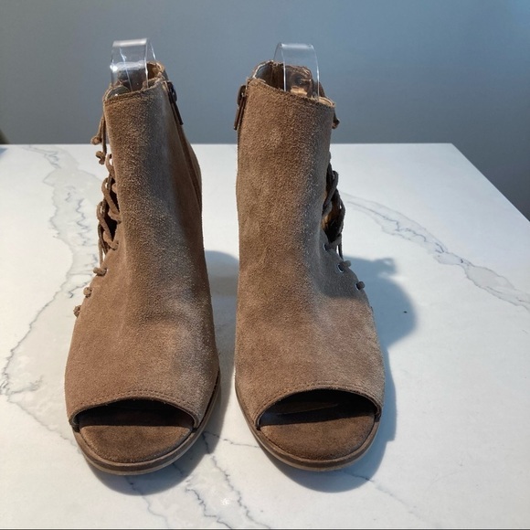 LUCKY BRAND Sz 8 Hartlee Peep Toe Side Lace Up Suede  Booties - Picture 4 of 11